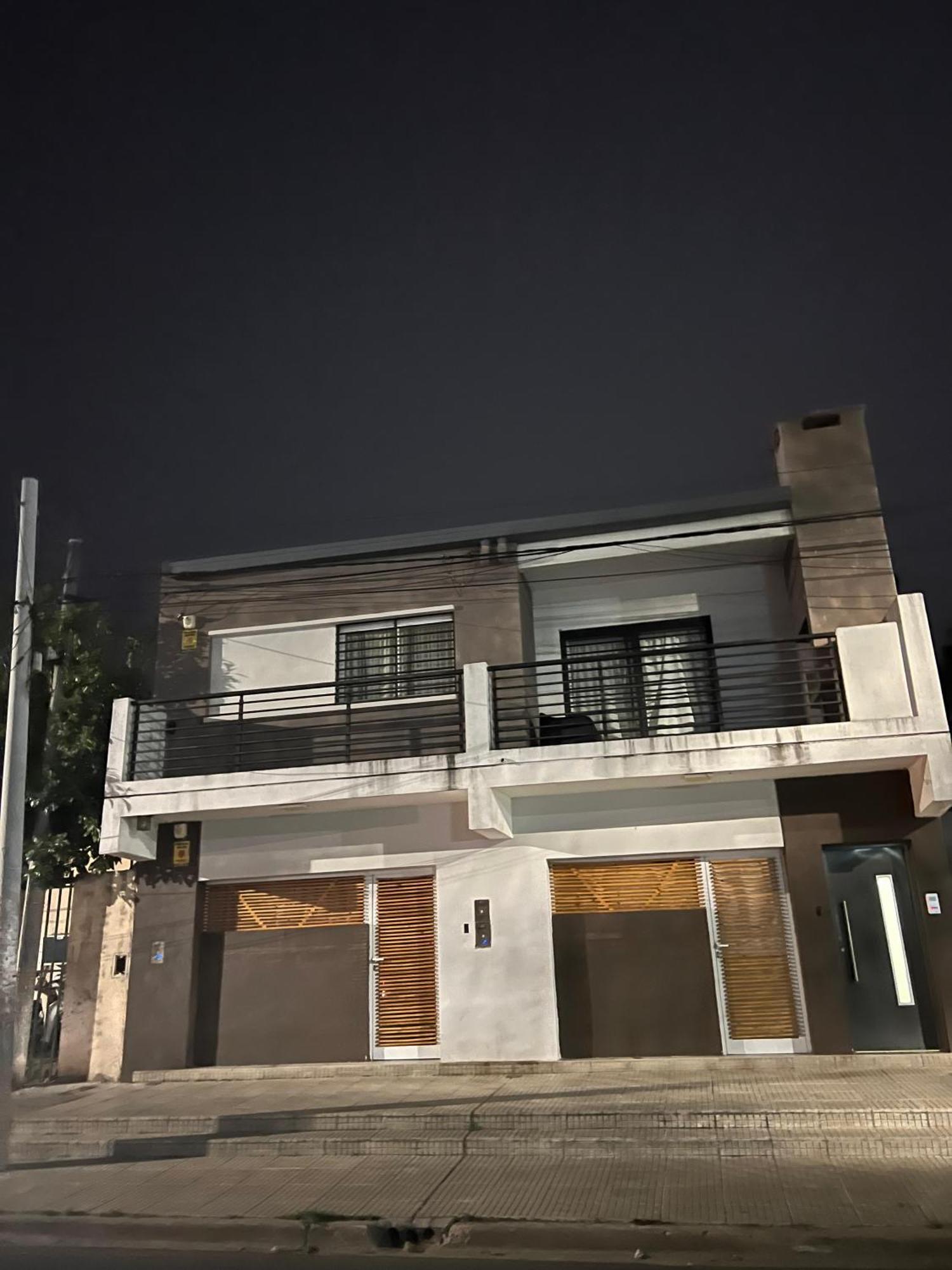 Dpto Corrientes, Planta Baja Apartment *